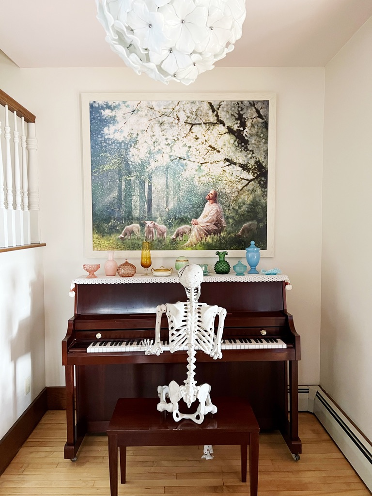 skeleton playing the piano