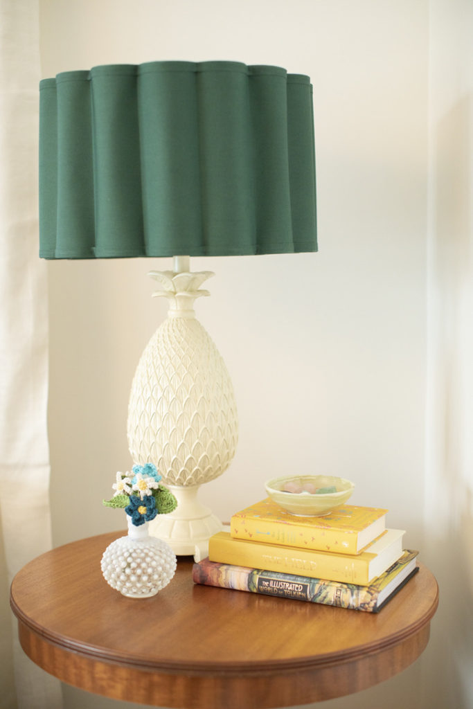 white pineapple lamp with green shade